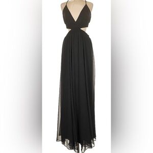 Express-Elegant Black Evening Gown
Size M
New with tag
Sheer maxi dress